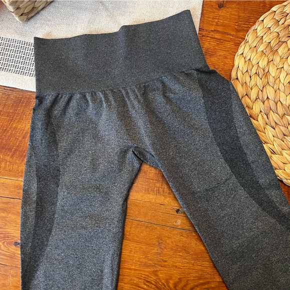 NVGTN | Black Speckled Mid Rise Contour Seamless Leggings - Picture 5 of 6